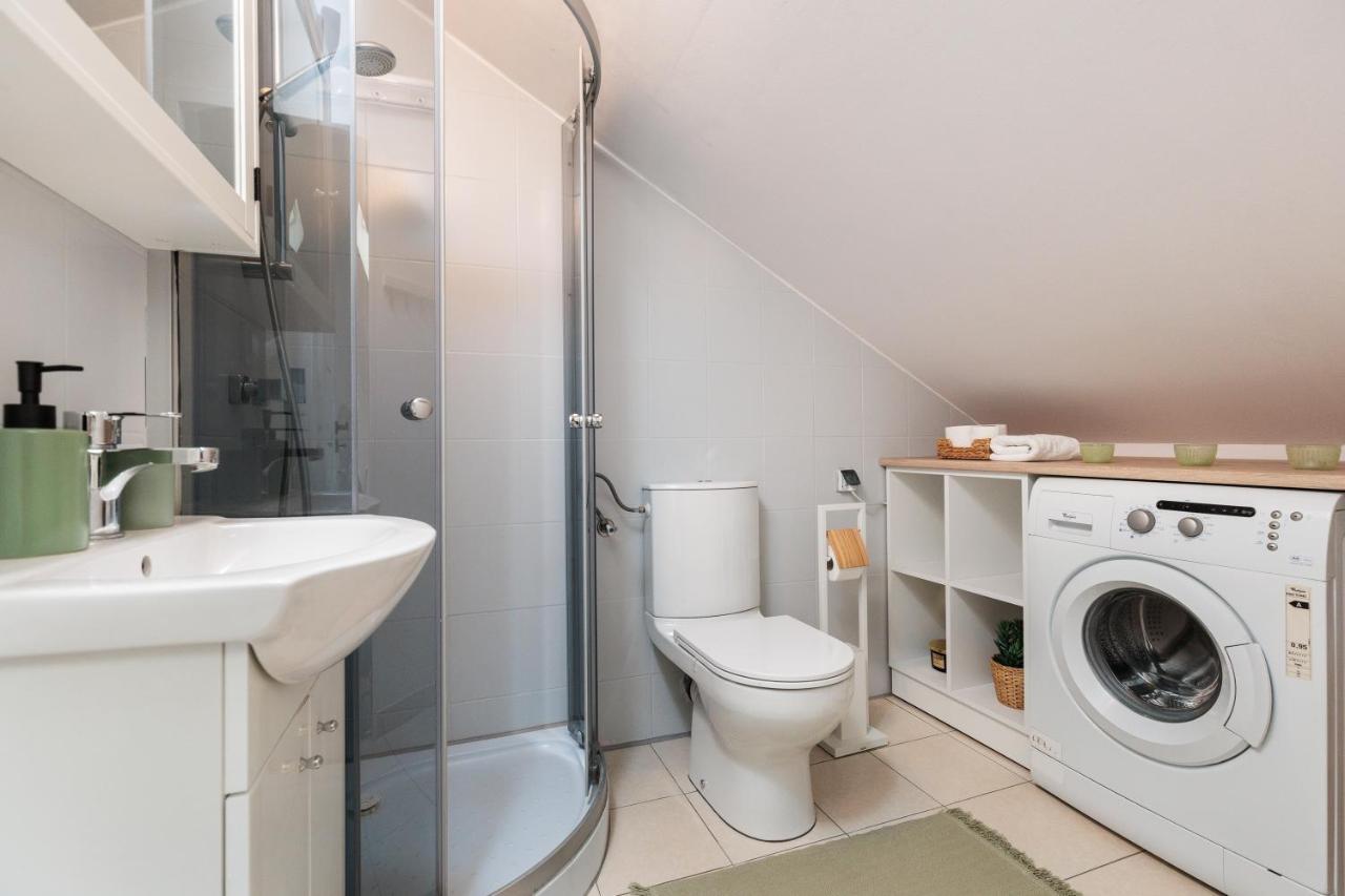 Pastel Grove Suite - By Upstairs Cracovie Extérieur photo